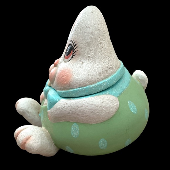 Vintage Hand-painted Easter Bunny Lidded candy/ trinket dish. - Picture 2 of 6